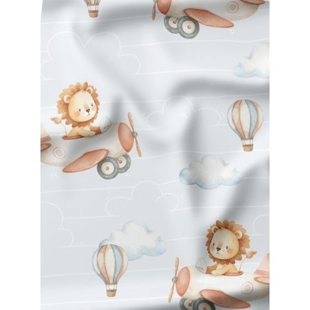 Tissu “Lionceau dans les airs” – motif lion avion aquarelle – Certifié Oeko-Tex®